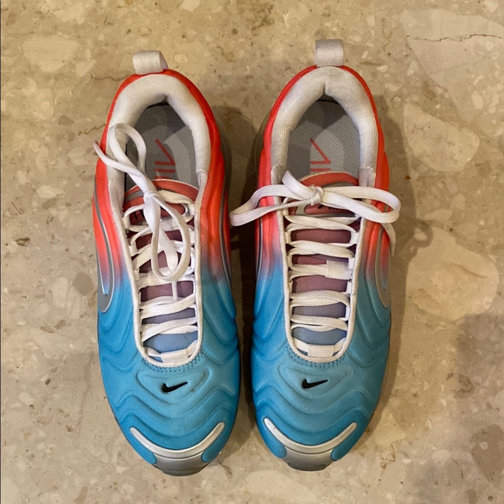 Nike Air Max 720 woman’s